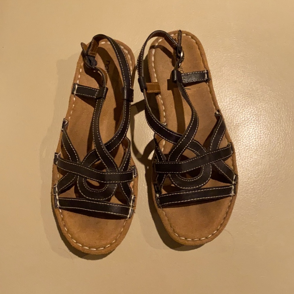 Natural Soul by Naturalizer black Sandles
